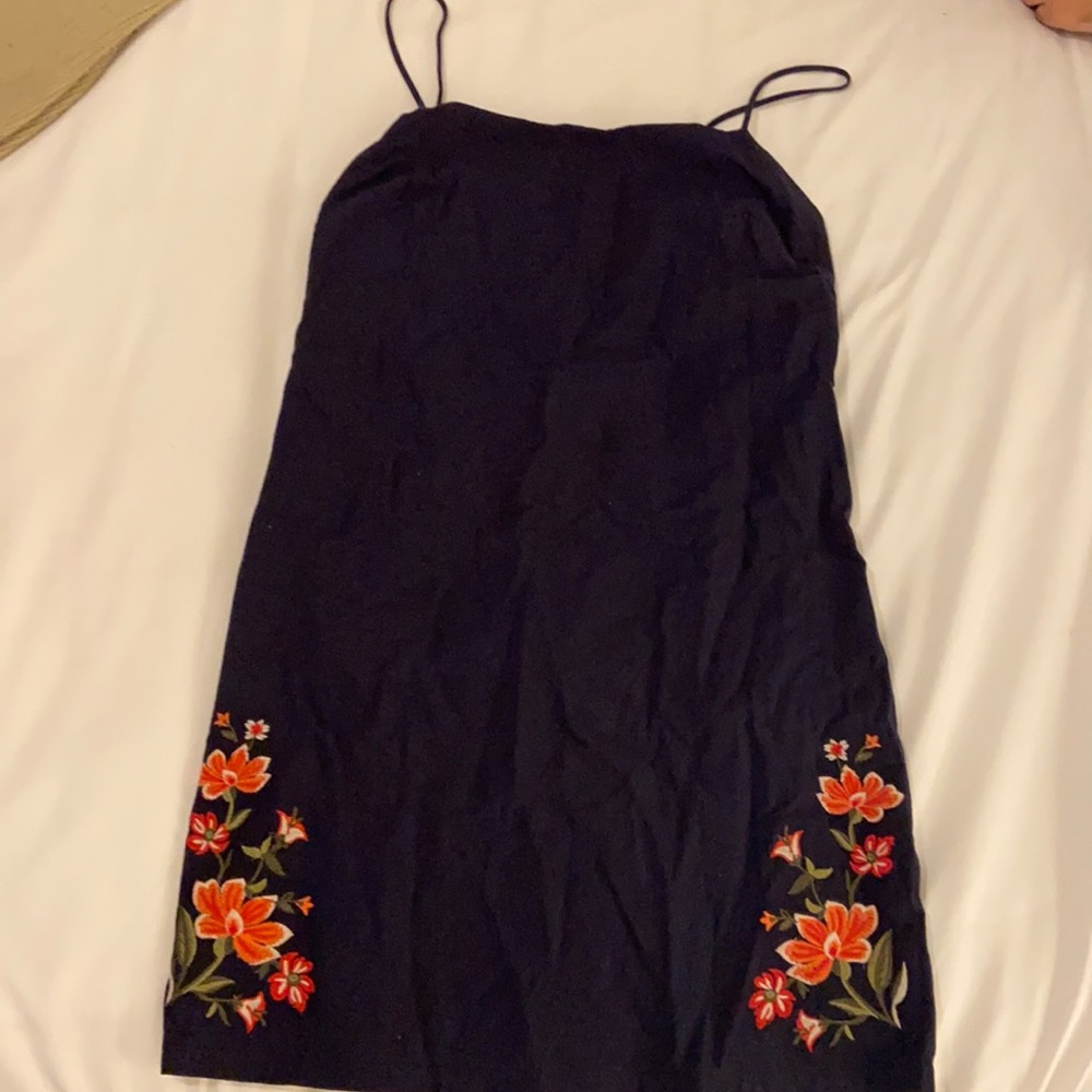 Mini dress with flower embroidery